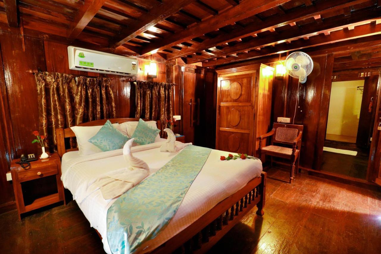Triveny River Palace Hotel Alappuzha Eksteriør billede