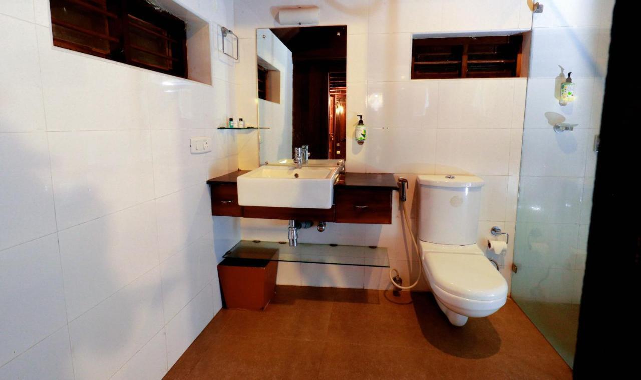 Triveny River Palace Hotel Alappuzha Eksteriør billede