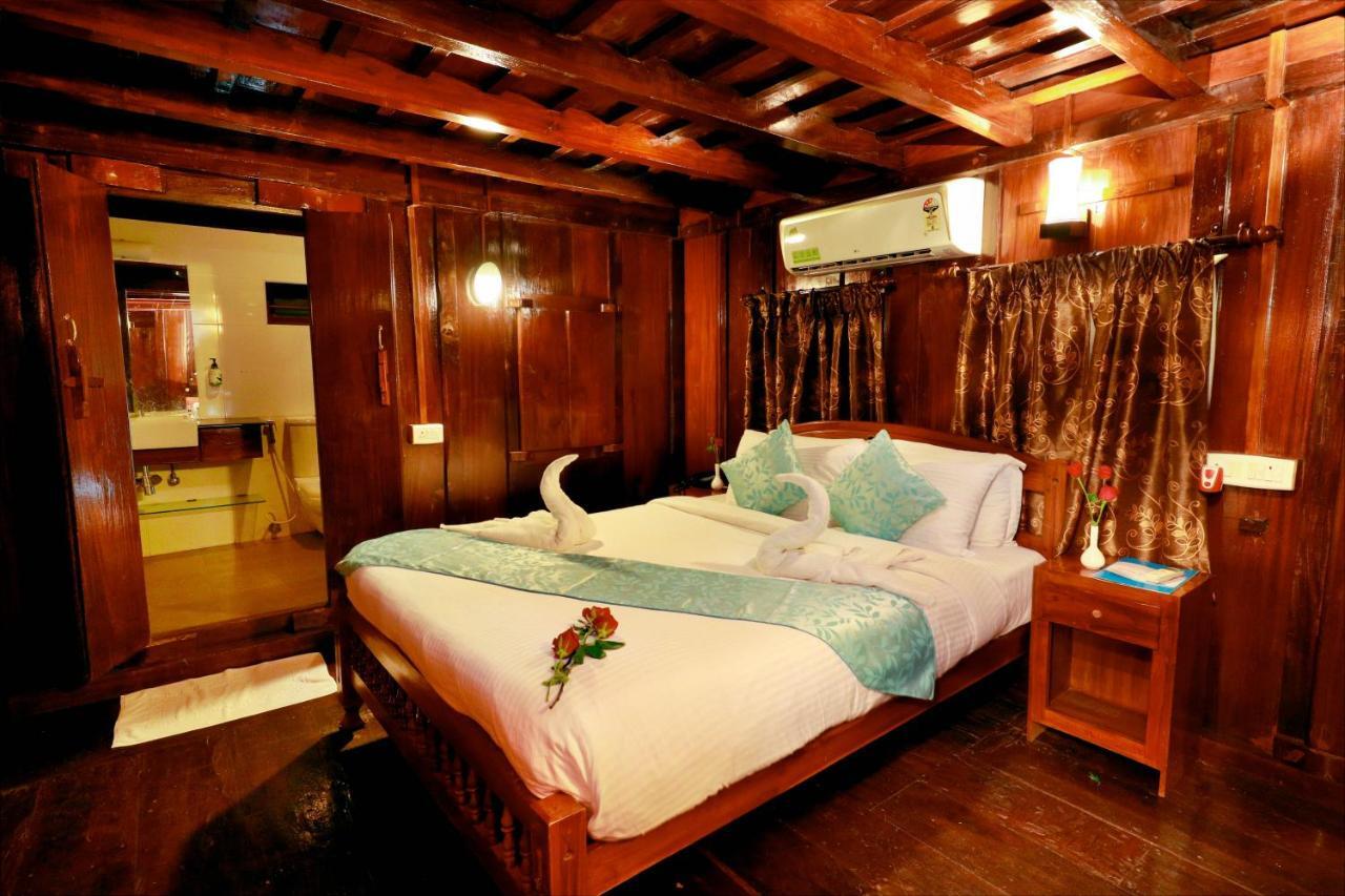 Triveny River Palace Hotel Alappuzha Eksteriør billede