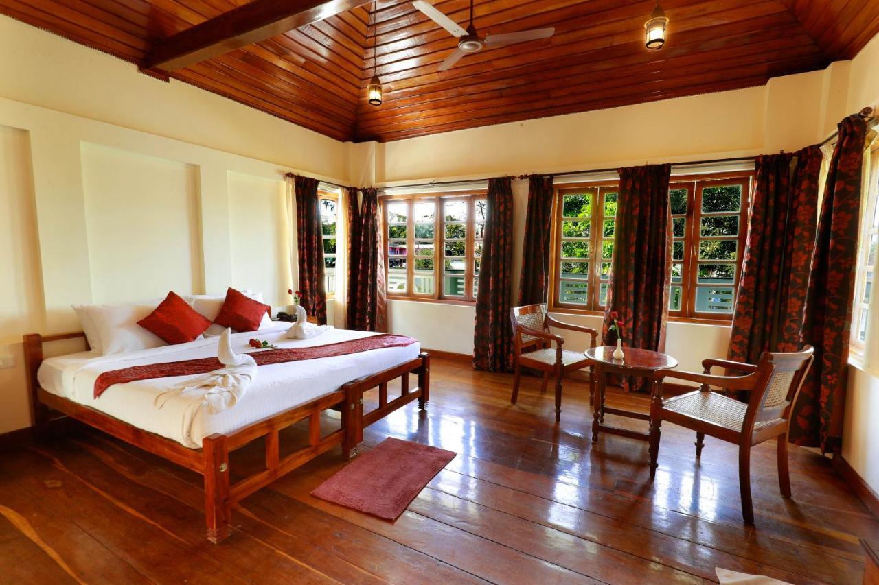 Triveny River Palace Hotel Alappuzha Eksteriør billede