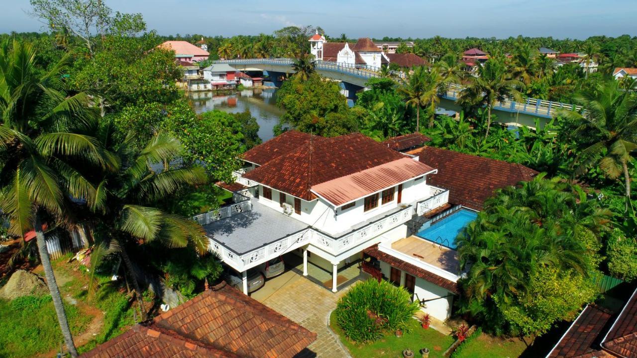 Triveny River Palace Hotel Alappuzha Eksteriør billede